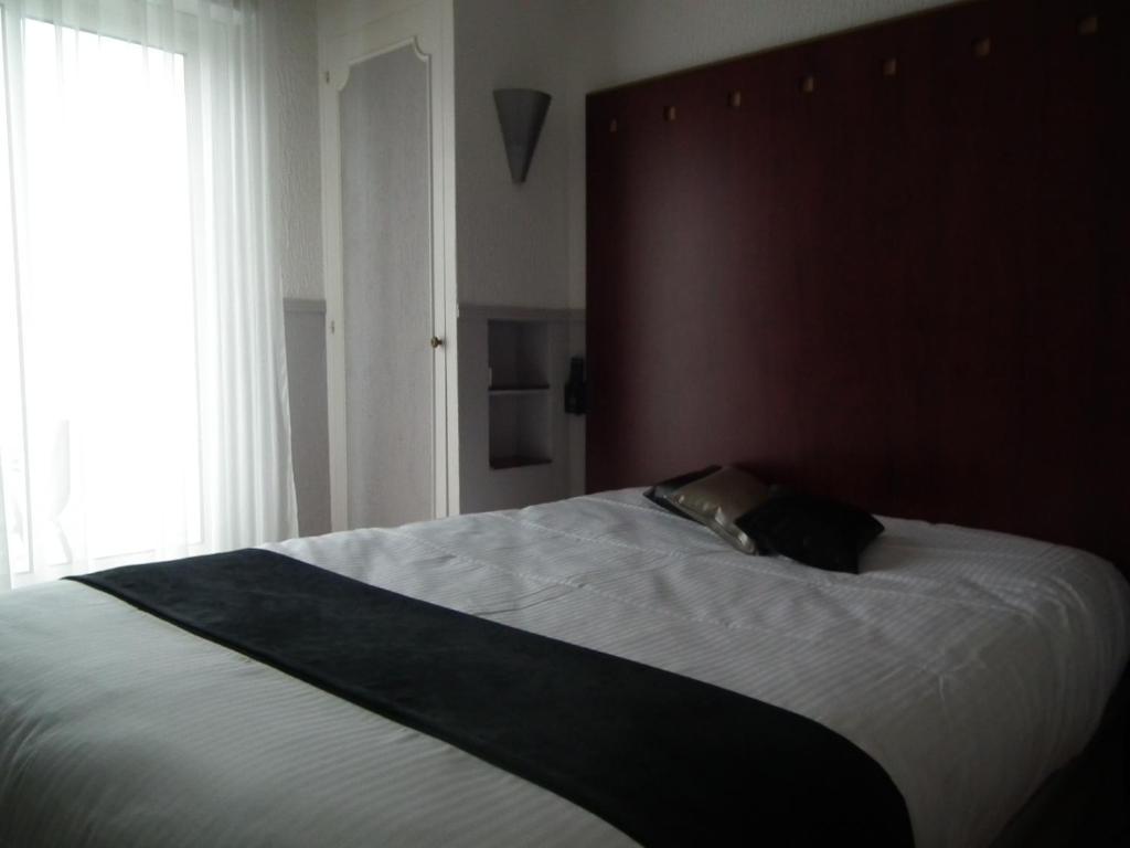 Logis Cosy - Hotel Le Moulin Neuf - 찬토네이 객실 사진
